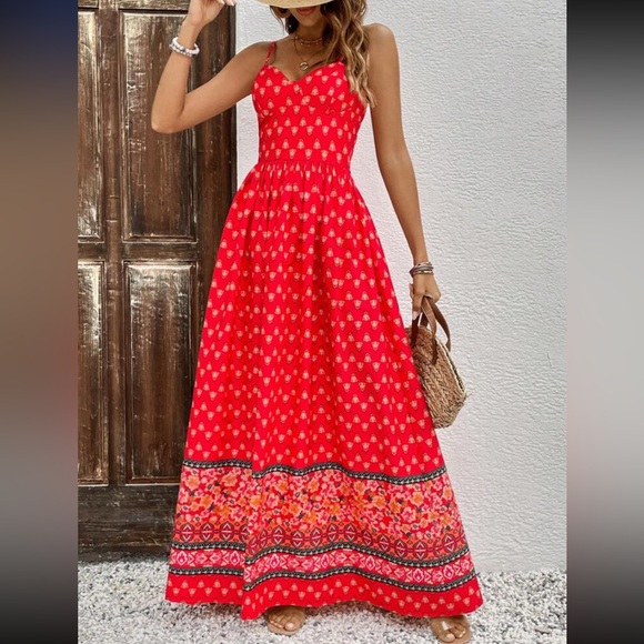 Dresses & Skirts - Boho floral print cami maxi dress